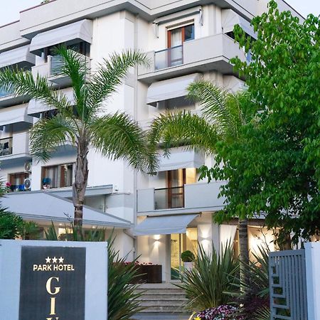 Park Hotel Giusy Λίντο ντι Καμαϊόρε Εξωτερικό φωτογραφία