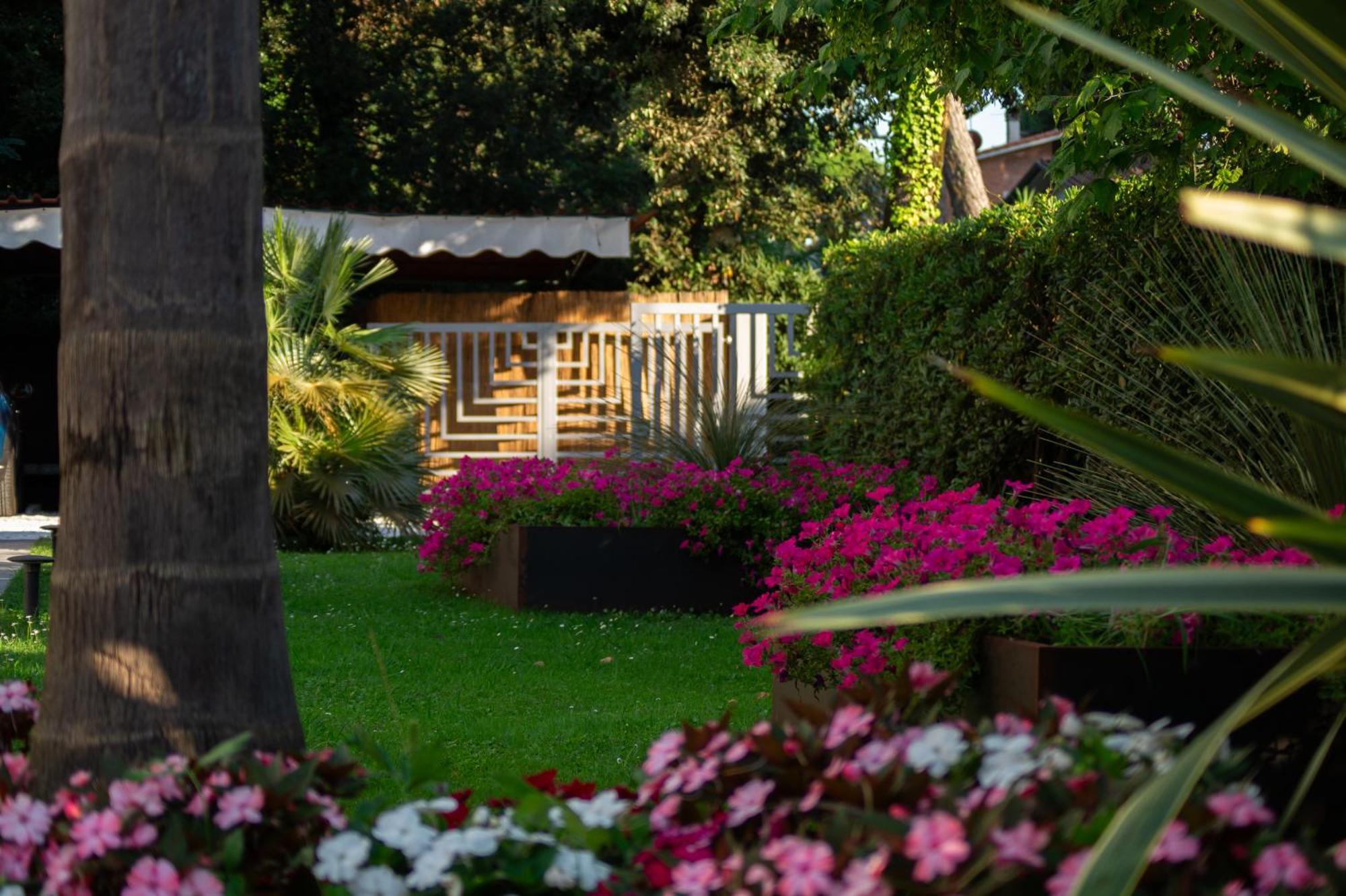 Park Hotel Giusy Λίντο ντι Καμαϊόρε Εξωτερικό φωτογραφία