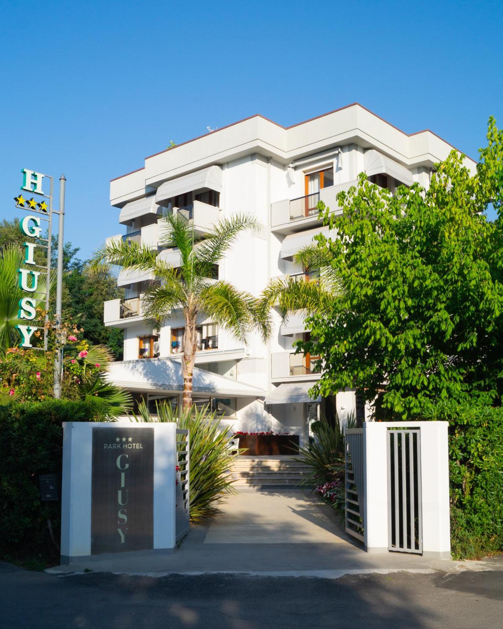 Park Hotel Giusy Λίντο ντι Καμαϊόρε Εξωτερικό φωτογραφία
